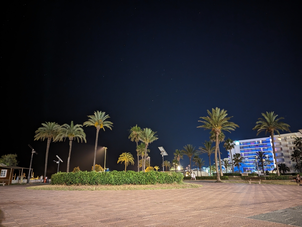 PXL_20230617_205606607.NIGHT.jpg