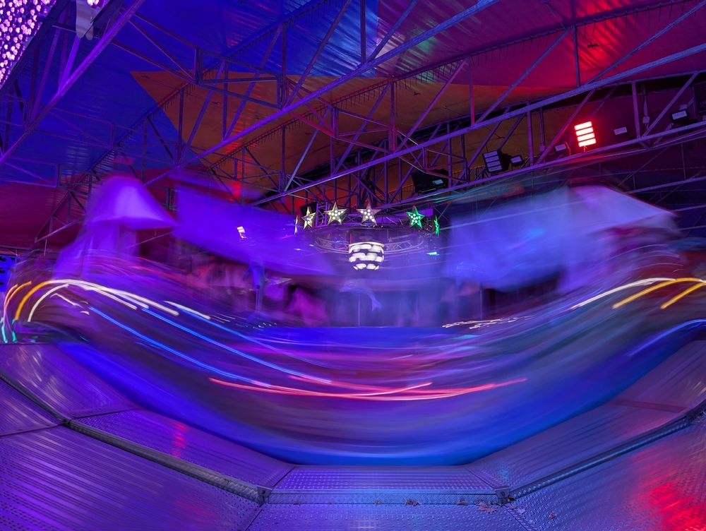 PXL_20241026_182531305.LONG_EXPOSURE-01.COVER.jpg
